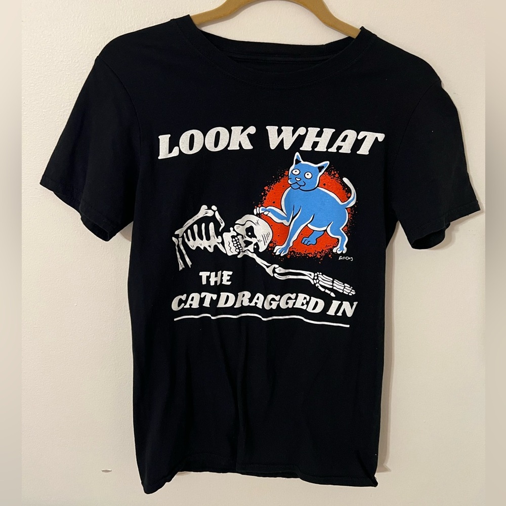 Black Cat Graphic T-Shirt Look What the Cat Dragged In